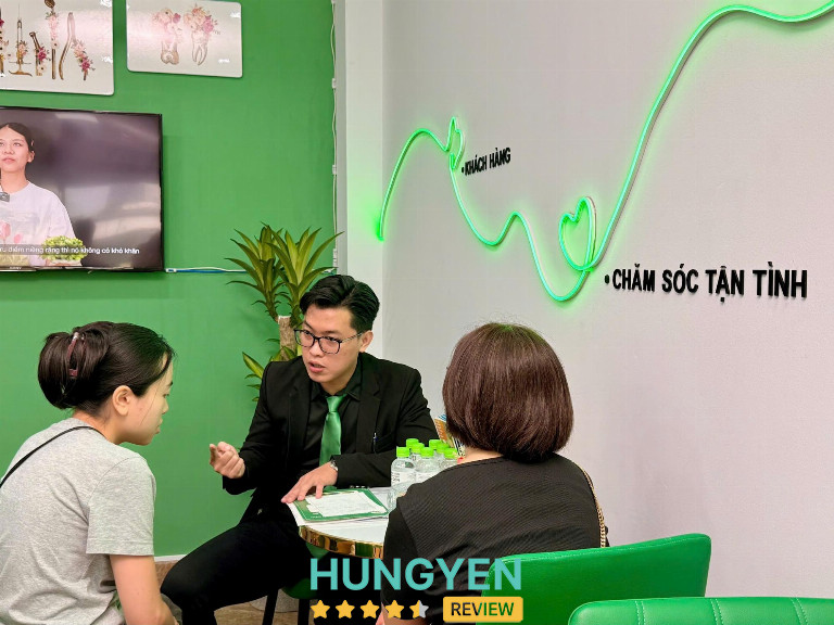 Khách hàng được tư vấn kỹ lưỡng và theo dõi kết quả